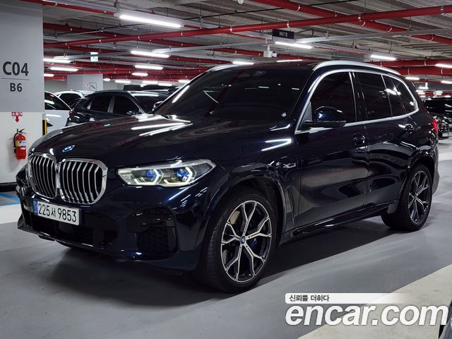 BMW X5 xDrive 45e M Sport — пробег 83 608 км — фото 1 из 5