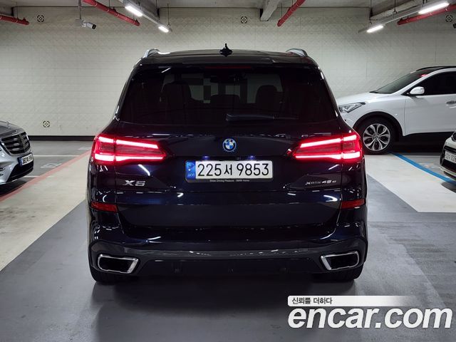 BMW X5 xDrive 45e M Sport — пробег 83 608 км — фото 4 из 5