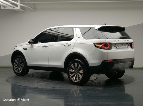 Land Rover Discovery Sport 2.0 TD4 HSE Luxury — пробег 144 761 км — фото 2 из 5