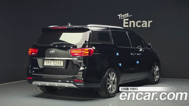 Kia Carnival из Кореи Encar