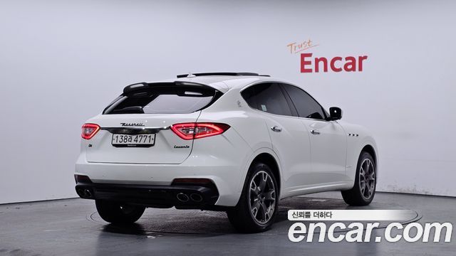 Maserati Levante из Кореи Encar