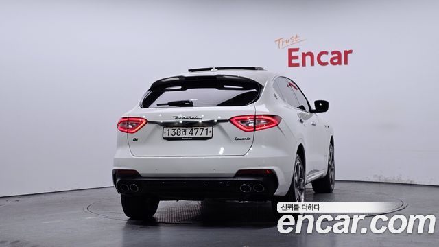 Maserati Levante из Кореи Encar