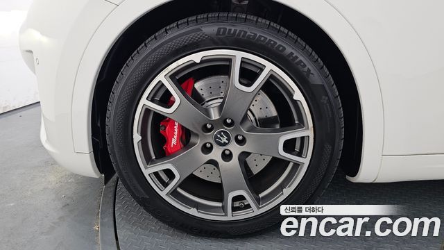 Maserati Levante из Кореи Encar