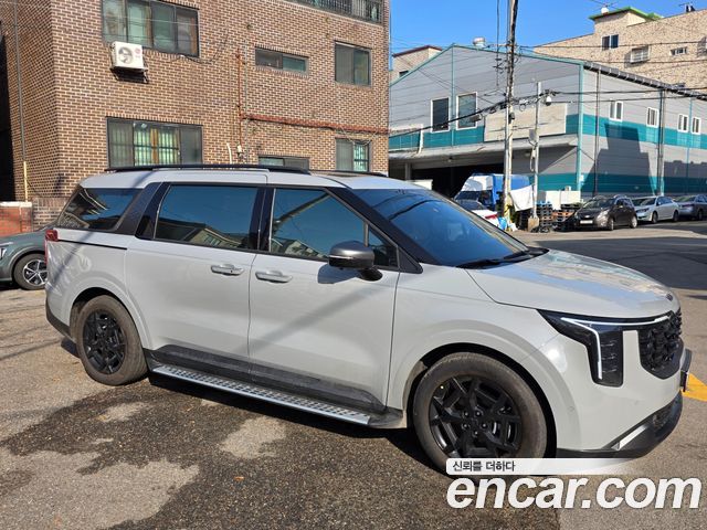 Kia Carnival Hev 9 Seater X Line — пробег 3 867 км — фото 1 из 5
