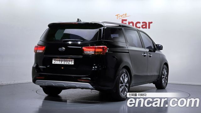 Kia Carnival 9-seater Luxury — пробег 175 092 км — фото 2 из 5