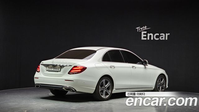 Mercedes-Benz E-Class из Кореи Encar