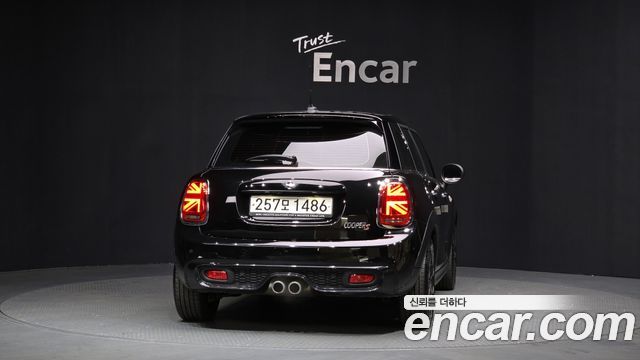 Mini Cooper 5Door HIGH 3rd — пробег 17 107 км — фото 4 из 5
