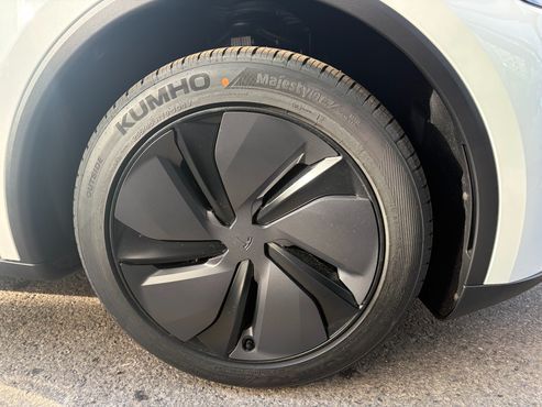 Tesla Model Y RWD — пробег 550 км — фото 5 из 5