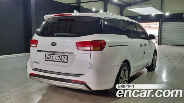 Kia Carnival 9-seater Prestige — пробег 183 552 км — фото 2 из 5
