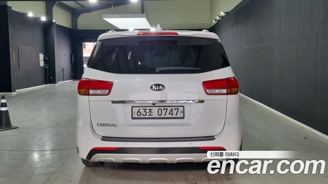 Kia Carnival 9-seater Prestige — пробег 183 552 км — фото 4 из 5