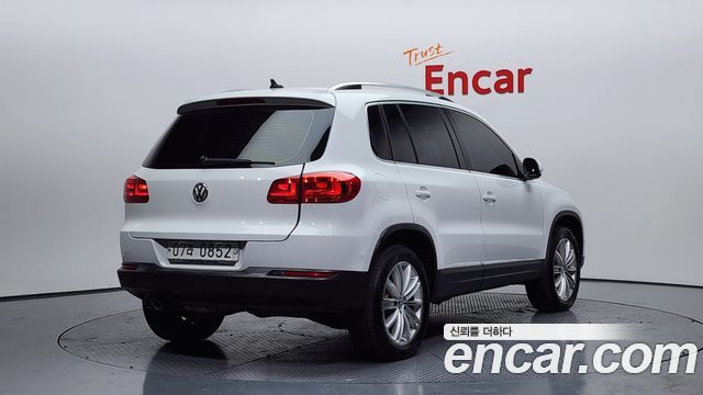 Volkswagen Tiguan 2.0 TDI  Premium 5N — пробег 121 679 км — фото 2 из 5