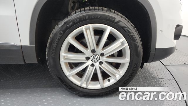 Volkswagen Tiguan 2.0 TDI  Premium 5N — пробег 121 679 км — фото 5 из 5