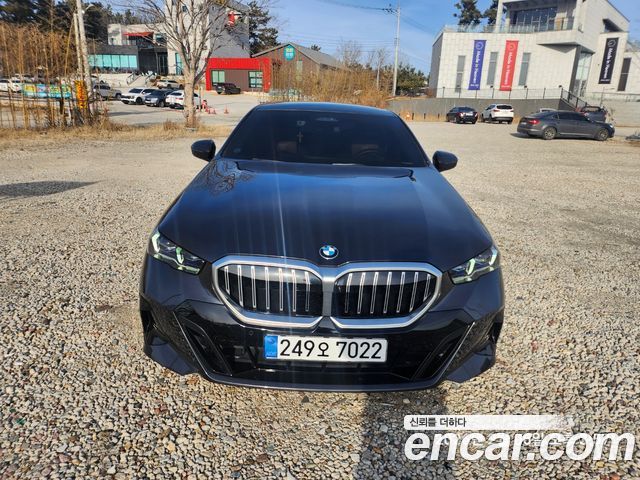 BMW 5-Series 520i M Sport — пробег 16 000 км — фото 3 из 5