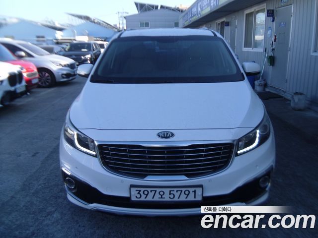 Kia Carnival 9-seater Luxury — пробег 206 209 км — фото 1 из 5