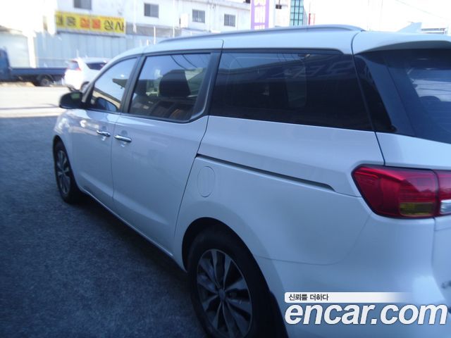 Kia Carnival 9-seater Luxury — пробег 206 209 км — фото 3 из 5