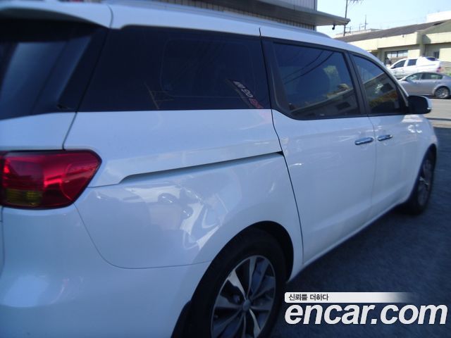 Kia Carnival 9-seater Luxury — пробег 206 209 км — фото 5 из 5