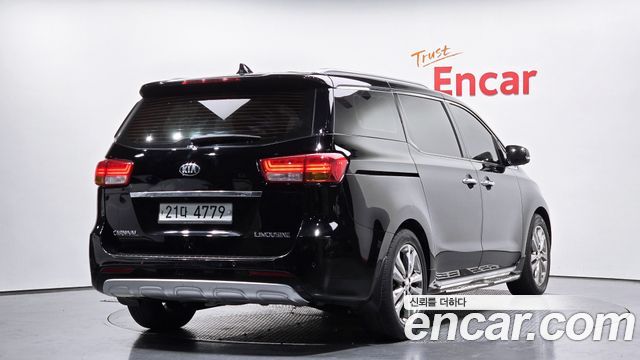 Kia Carnival 7-seater Limousine VIP — пробег 185 484 км — фото 2 из 5