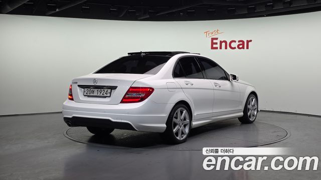 Mercedes-Benz C-Class C200 CGI Avantgarde Style Package — пробег 85 670 км — фото 2 из 5