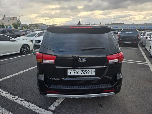 Kia Carnival 9-seater Prestige — пробег 168 328 км — фото 4 из 5