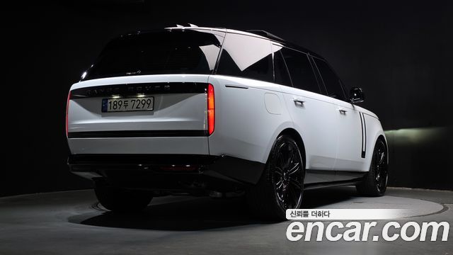 Land Rover Range Rover P530 Autobiography Long Wheel Base — пробег 10 120 км — фото 2 из 5