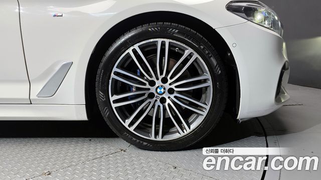 BMW 5-Series 530i xDrive M Sport Package Plus — пробег 111 280 км — фото 5 из 5