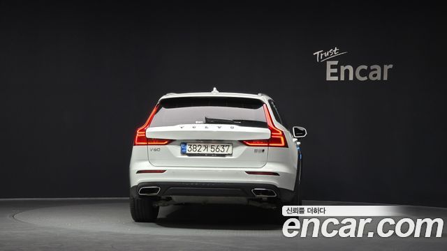 Volvo V60 B5 Pro AWD — пробег 58 005 км — фото 4 из 5