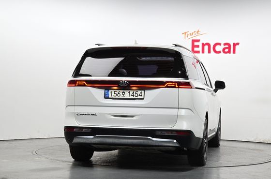 Kia Carnival 9-Seater Signature — пробег 77 451 км — фото 4 из 5
