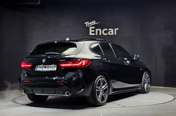 BMW 1-Series 120i M Sports — пробег 5 750 км — фото 2 из 5