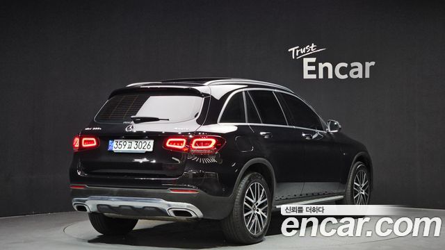 Mercedes-Benz GLC-Class GLC300e 4MATIC — пробег 71 418 км — фото 2 из 5