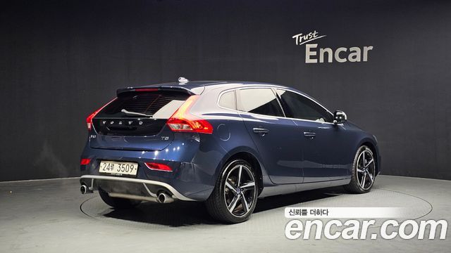 Volvo V40 из Кореи Encar