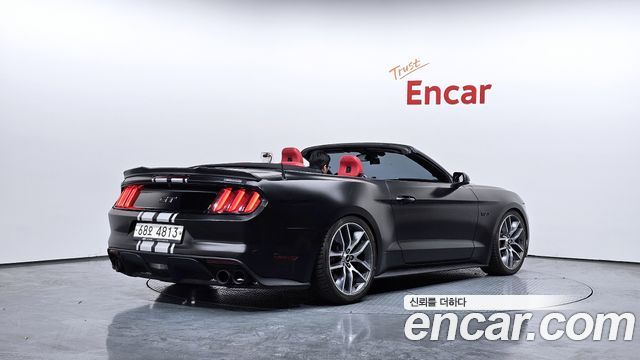 Ford Mustang GT Convertible — пробег 89 335 км — фото 2 из 5