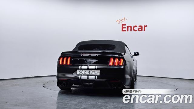 Ford Mustang GT Convertible — пробег 89 335 км — фото 4 из 5