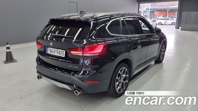 BMW X1 xDrive 20i xLine — пробег 49 015 км — фото 3 из 5