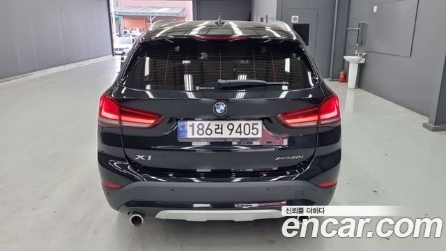 BMW X1 xDrive 20i xLine — пробег 49 015 км — фото 4 из 5