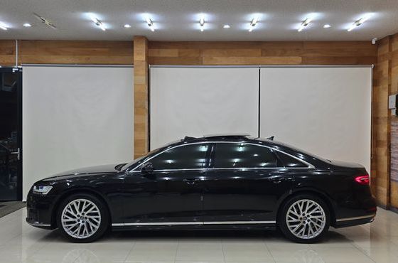 Audi A8 55 TFSI Quattro LWB — пробег 80 637 км — фото 5 из 5