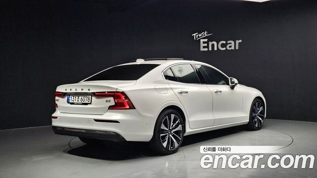 Volvo S60 B5 Ultimate Bright — пробег 5 573 км — фото 2 из 5