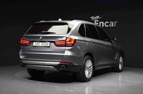 BMW X5 xDrive 30d — пробег 104 816 км — фото 2 из 5