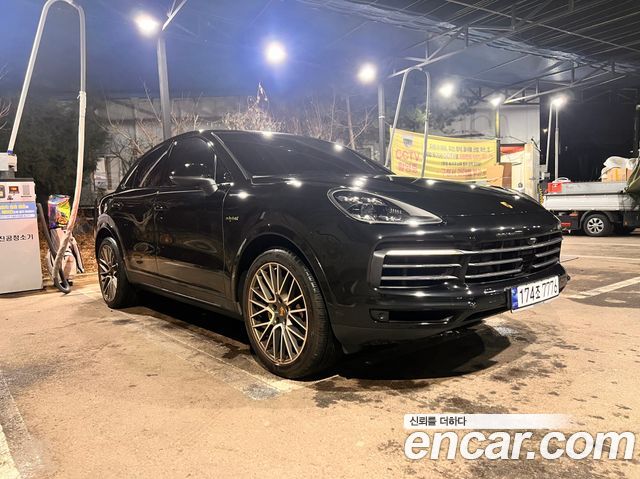 Porsche Cayenne 3.0 E-HYBRID COUPE PLATINUM EDITION — пробег 74 000 км — фото 3 из 5