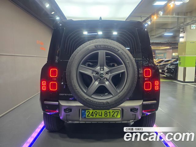 Land Rover Defender 110 P300 X-Dynamic SE — пробег 1 371 км — фото 4 из 5