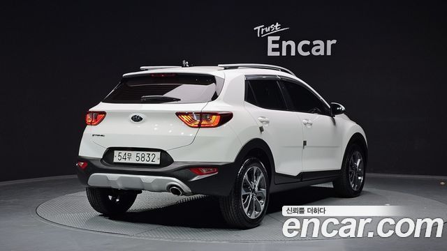 Kia Stonic из Кореи Encar