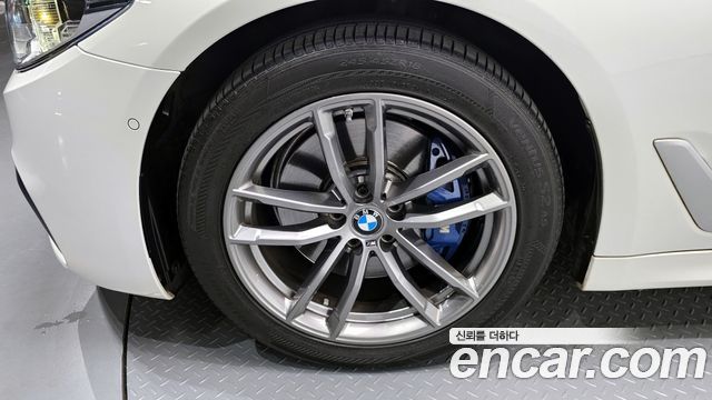BMW 5-Series 530i xDrive M Sport Package Plus — пробег 77 922 км — фото 5 из 5