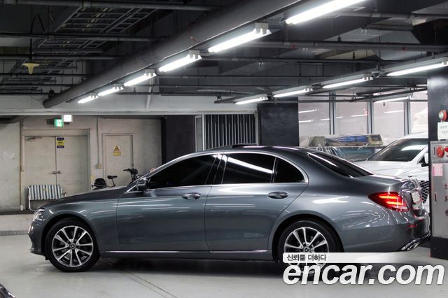 Mercedes-Benz E-Class E300 4MATIC Avnatgarde — пробег 88 400 км — фото 4 из 5