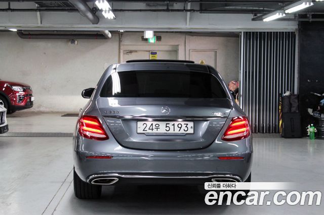 Mercedes-Benz E-Class E300 4MATIC Avnatgarde — пробег 88 400 км — фото 5 из 5