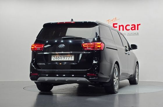 Kia Carnival 9-Seater Noblesse Special — пробег 115 683 км — фото 4 из 5