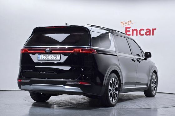 Kia Carnival 9-Seater Signature — пробег 62 172 км — фото 2 из 5