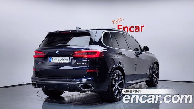 BMW X5 xDrive 45e M Sport — пробег 122 778 км — фото 2 из 5