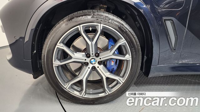 BMW X5 xDrive 45e M Sport — пробег 122 778 км — фото 5 из 5