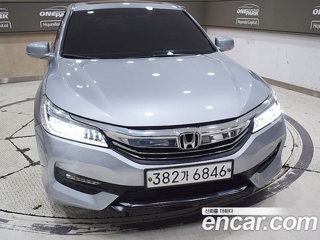 Honda Accord 2.4 9th — пробег 82 000 км — фото 3 из 5
