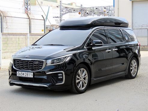 Kia Carnival 9-Seater Hi-Limousine Prestige — пробег 256 046 км — фото 2 из 5