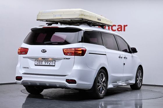 Kia Carnival 9-Seater Noblesse Special — пробег 111 328 км — фото 2 из 5